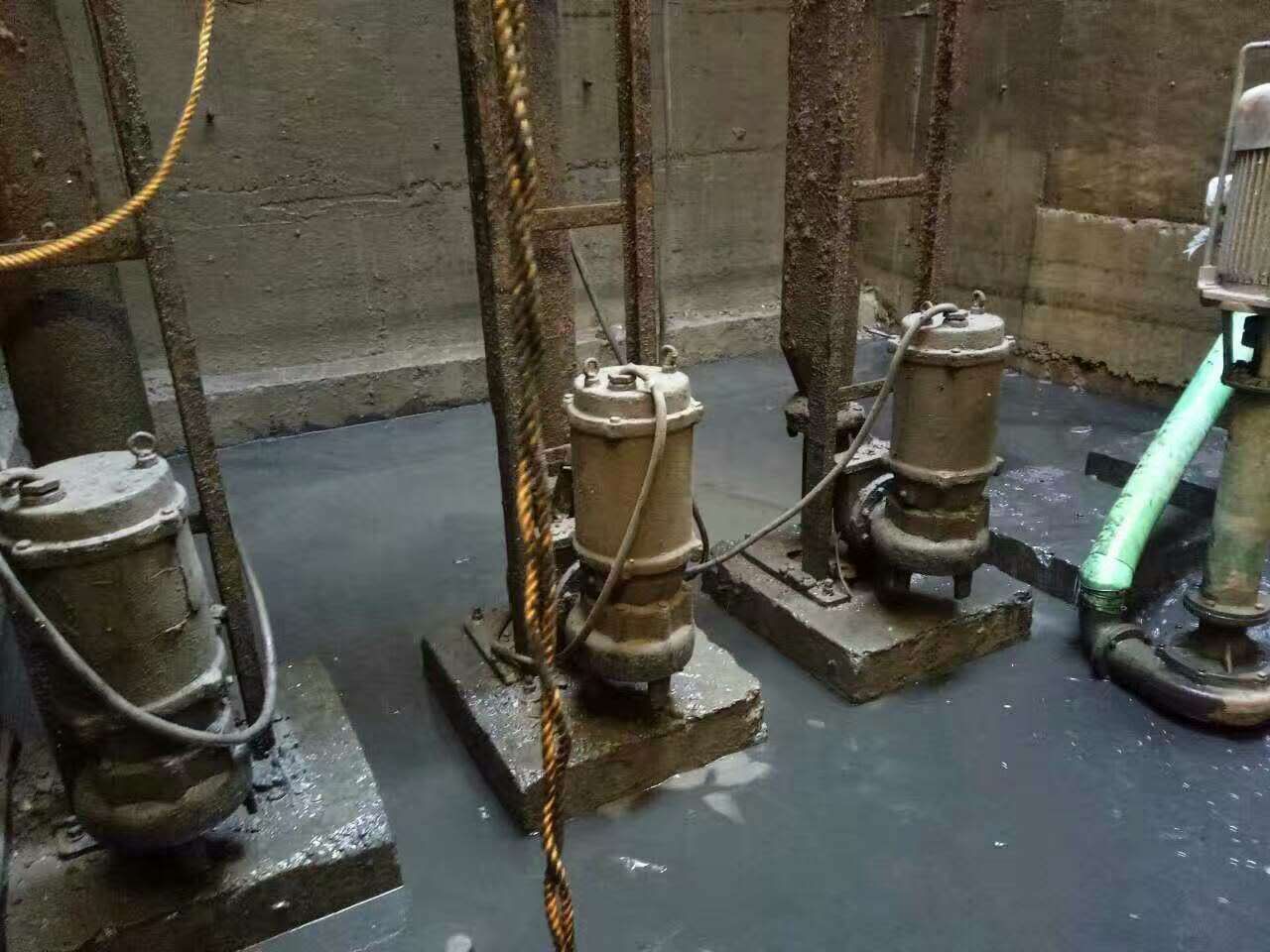 长泰污水池清理